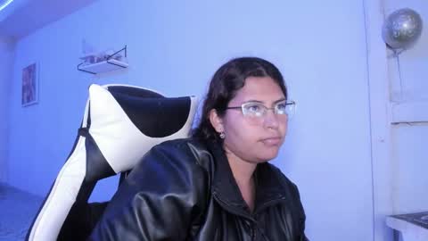  Lady  online show from September 11, 2025, 2:33 am