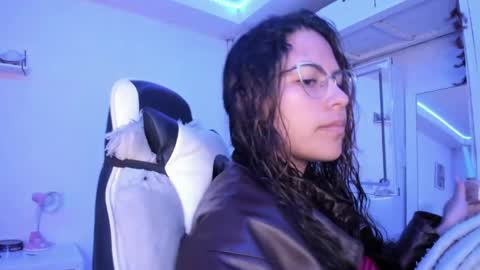 Snapshot of ladybrown_16 chatting on May 25, 2026, 3:56 am Lady online show from May 25, 2026, 3:56 am