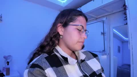 Snapshot of ladybrown_16 chatting on May 31, 2026, 1:58 am Lady online show from May 31, 2026, 1:58 am