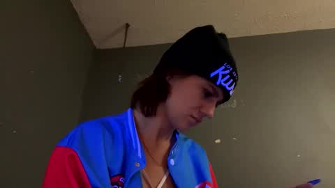 Snapshot of ladybug9097 chatting on December 5, 2024, 5:15 am RockStar Couple online show from December 5, 2024, 5:15 am