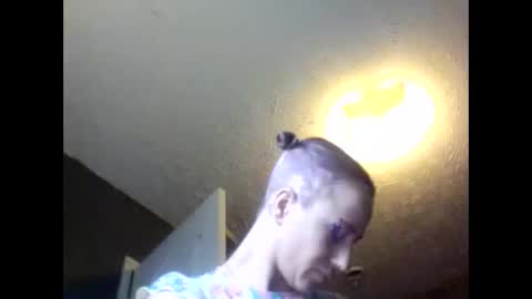 Snapshot of ladybug9097 chatting on December 17, 2024, 8:43 pm RockStar Couple online show from December 17, 2024, 8:43 pm