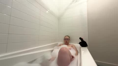 Snapshot of ladycherielynn chatting on January 7, 2026, 4:42 pm LadyCherieLynn online show from January 7, 2026, 4:42 pm