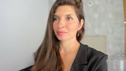  Danna................. online show from November 9, 2025, 3:10 pm