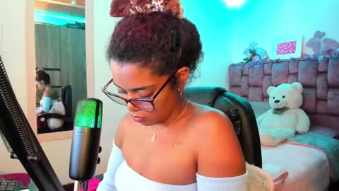 Snapshot of ladydanniela chatting on December 15, 2024, 5:02 am leidy daniela online show from December 15, 2024, 5:02 am