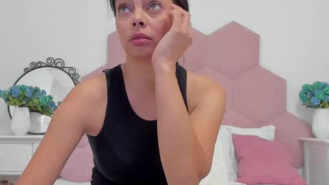 Snapshot of ladyliia chatting on January 10, 2025, 4:54 am Lia online show from January 10, 2025, 4:54 am