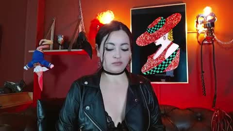 ladylunatikka online show from March 7, 2026, 10:40 pm