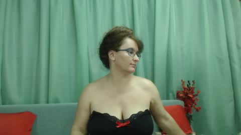 Nicole.... online show from December 7, 2024, 1:18 pm