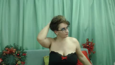 Nicole.... online show from December 22, 2024, 1:11 pm
