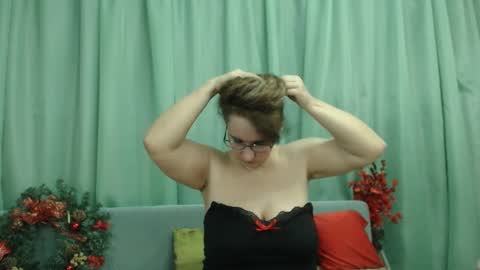 Nicole.... online show from December 25, 2024, 6:09 am