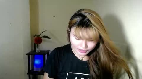 LILY online show from May 6, 2026, 2:40 am