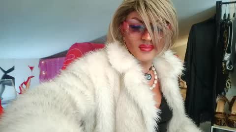 Oxana online show from March 31, 2026, 12:01 am