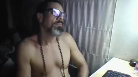 Snapshot of lagenovadura chatting on April 18, 2026, 5:11 am La Genova esta Dura beard boy male dick mastubate latinosexy latinohot latino glasses mature strong stronglegs online show from April 18, 2026, 5:11 am