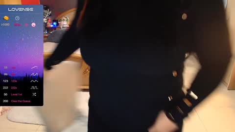 Snapshot of lagerthaa1 chatting on December 10, 2024, 2:59 am Arielle online show from December 10, 2024, 2:59 am