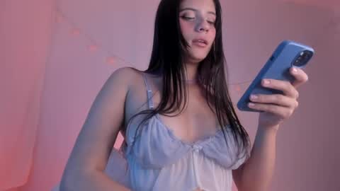 Snapshot of lahianblue chatting on March 31, 2026, 8:26 am laura online show from March 31, 2026, 8:26 am