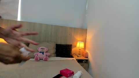 Laia Cruz online show from December 17, 2025, 7:20 pm