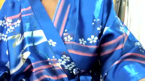 LAILA online show from April 10, 2026, 3:17 pm