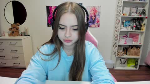 Kira online show from December 19, 2024, 11:25 pm