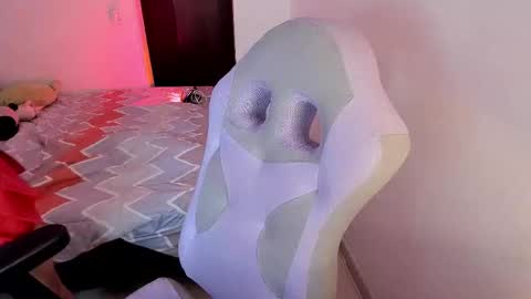 Snapshot of lain_t chatting on September 24, 2025, 8:17 am lain_t online show from September 24, 2025, 8:17 am