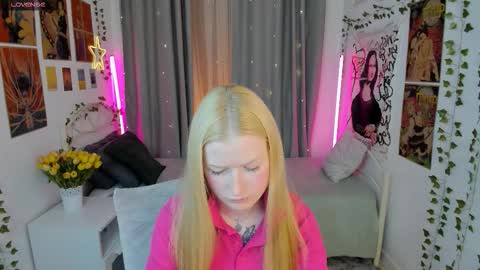 Laly online show from October 18, 2025, 4:19 pm