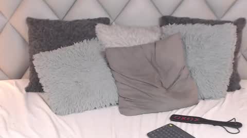 Laly Castro online show from December 15, 2024, 1:57 am