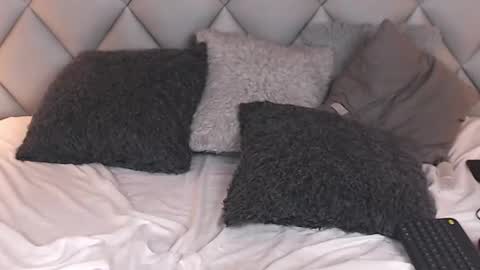 Laly Castro online show from December 27, 2024, 11:31 pm