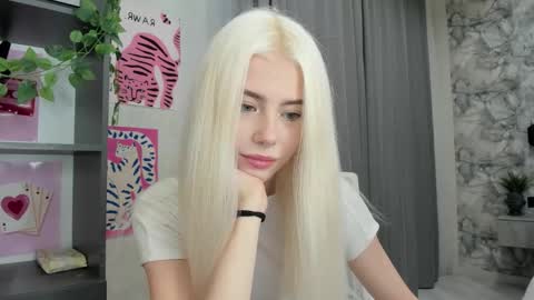 Erika online show from September 30, 2025, 8:41 am