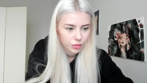Erika online show from October 15, 2025, 8:36 am