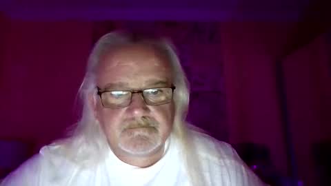 lamabama online show from September 9, 2025, 10:42 pm