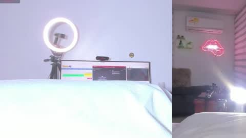 Snapshot of lana__kane_ chatting on February 24, 2026, 9:18 am Lana online show from February 24, 2026, 9:18 am