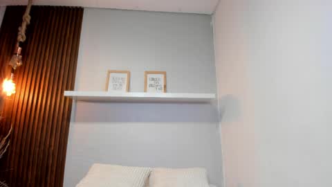 Lana     igauroraaaaaaaaa 1 online show from April 1, 2026, 2:12 am