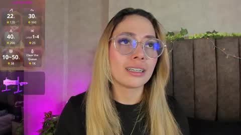 Lana online show from March 3, 2026, 5:02 am