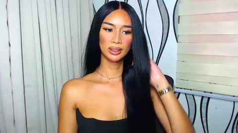 Snapshot of lanadel_hilton chatting on January 16, 2025, 11:48 pm Lana online show from January 16, 2025, 11:48 pm