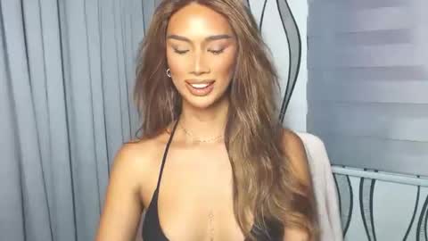 Snapshot of lanadel_hilton chatting on January 26, 2025, 12:05 am Lana online show from January 26, 2025, 12:05 am