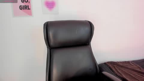 Snapshot of lanajones_ chatting on April 7, 2026, 2:28 pm LanaJones online show from April 7, 2026, 2:28 pm