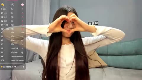 Lana online show from November 1, 2025, 4:42 pm