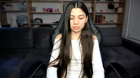 Lana online show from June 10, 2026, 6:07 pm