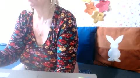 Snapshot of lanalovelyqueen chatting on June 17, 2026, 7:33 am LovelyQueen online show from June 17, 2026, 7:33 am