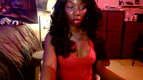 Snapshot of lanaluxxe4 chatting on November 8, 2025, 12:11 am lanaluxxe4 online show from November 8, 2025, 12:11 am