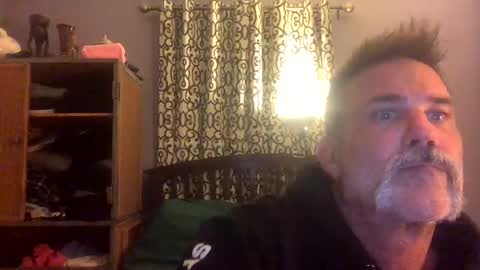 landlord1612 online show from November 4, 2025, 4:44 am