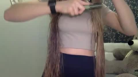 langoria online show from March 6, 2025, 11:03 am