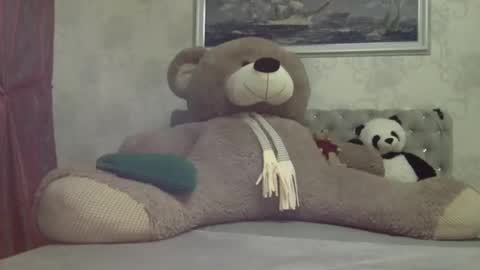 langoria online show from November 8, 2025, 3:34 pm