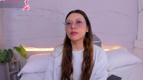 Lanna online show from April 13, 2026, 11:48 am