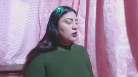 Snapshot of lapeligrosa_ chatting on February 17, 2025, 11:34 am lapeligrosa_ online show from February 17, 2025, 11:34 am