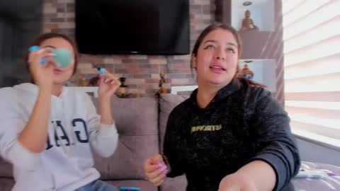 lara_as online show from September 22, 2025, 1:46 pm