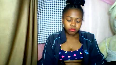 Snapshot of lara_belle chatting on May 23, 2026, 6:56 pm lara_belle online show from May 23, 2026, 6:56 pm