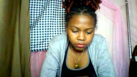 Snapshot of lara_belle chatting on June 11, 2026, 2:53 am lara_belle online show from June 11, 2026, 2:53 am