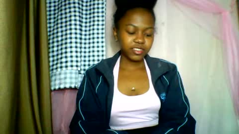 Snapshot of lara_belle chatting on June 14, 2026, 5:59 pm lara_belle online show from June 14, 2026, 5:59 pm