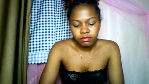 Snapshot of lara_belle chatting on June 17, 2026, 8:39 am lara_belle online show from June 17, 2026, 8:39 am