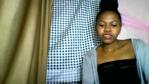 Snapshot of lara_belle chatting on June 25, 2026, 5:12 am lara_belle online show from June 25, 2026, 5:12 am