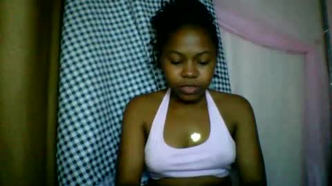 Snapshot of lara_belle chatting on July 6, 2026, 3:36 pm lara_belle online show from July 6, 2026, 3:36 pm